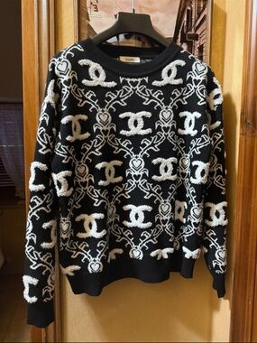 CHANEL vintage Black&White Knitted Crewneck sweater/pull - size M
